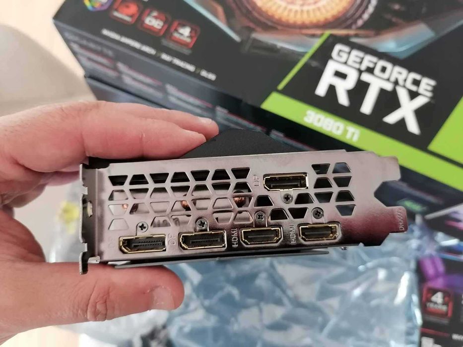 GIGABYTE RTX 3080ti GAMING OC LHR 12GB 384-bit impecabila in garantie