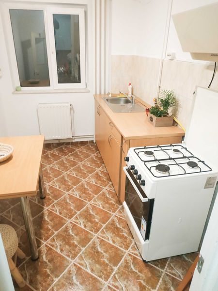 Patru camere,două băi ,Cazare/chirie,muncitori.Apartament regim hoteli