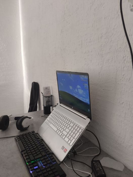 Ноутбук hp-eq2xxx