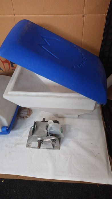 Buncar pentru ingrasaminte din plastic pentru spc6