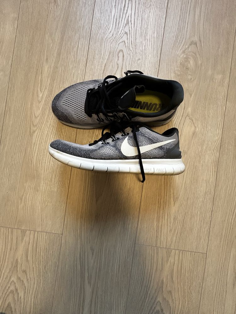 Pantofi de alergat nike