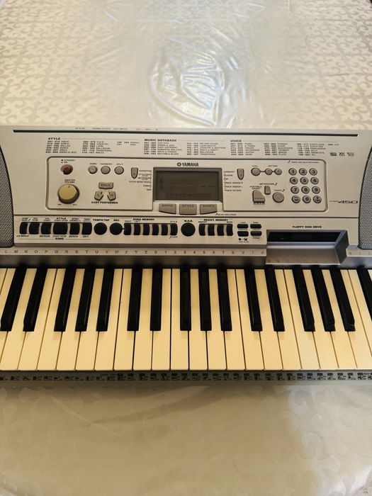 Продается синтезатор YAMAHA