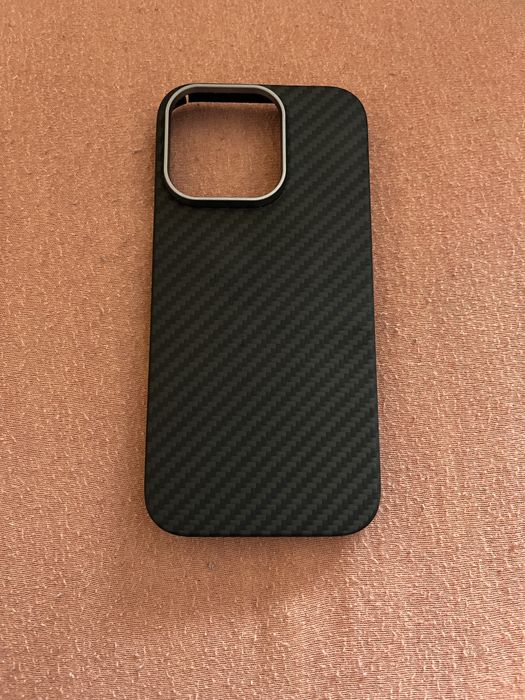 Husa din Carbon 16 Pro