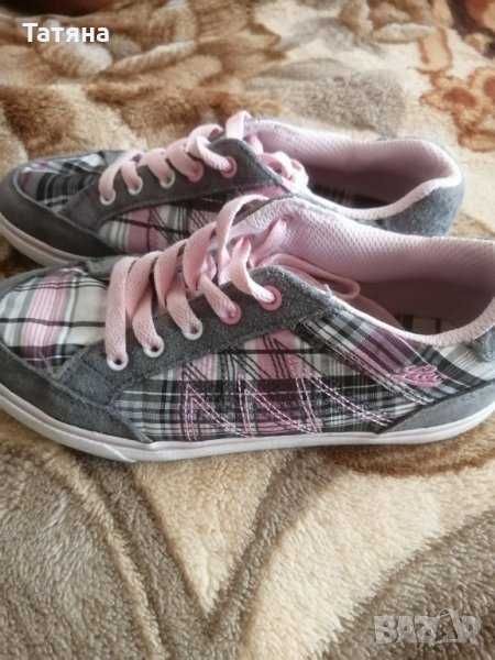 Два чифта маратонки за момиче,34 за 10 лв.