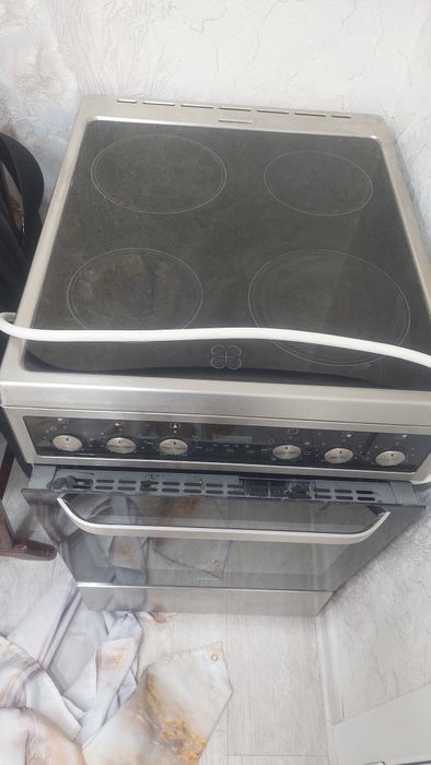 Продам стеклокерамическую электроплиту