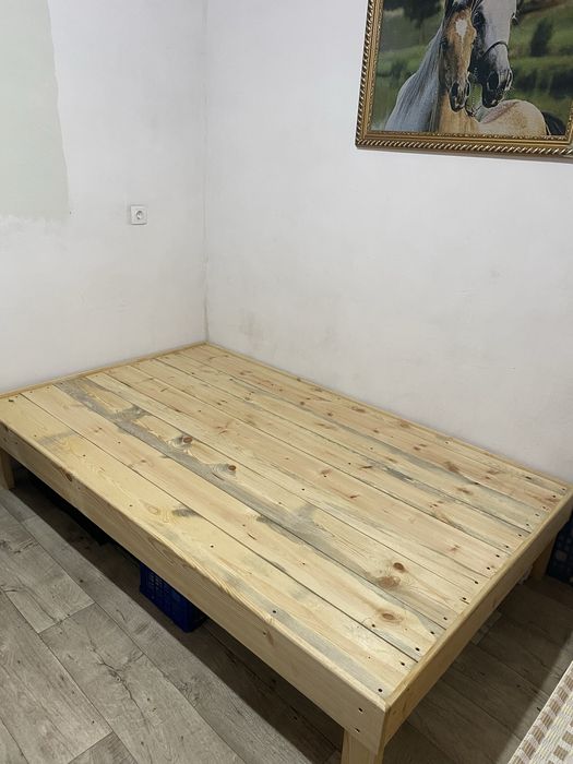 Продам кровать деревянную (чистое дерево)