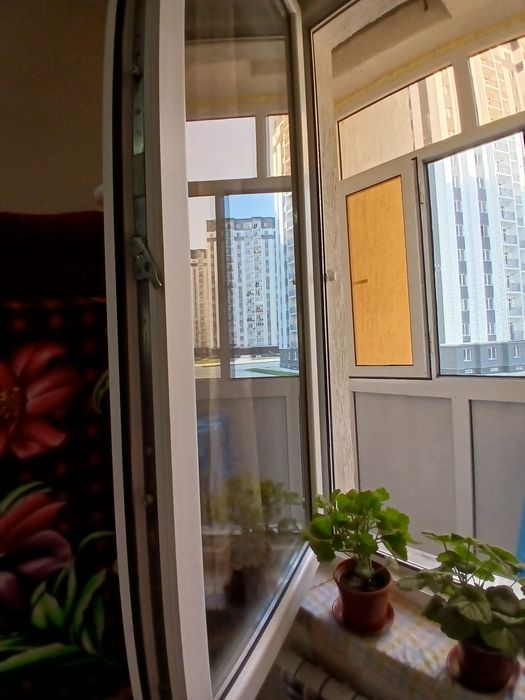 Продаётся 2 х комнатная квартира на 2 этаже. Массив Карасу