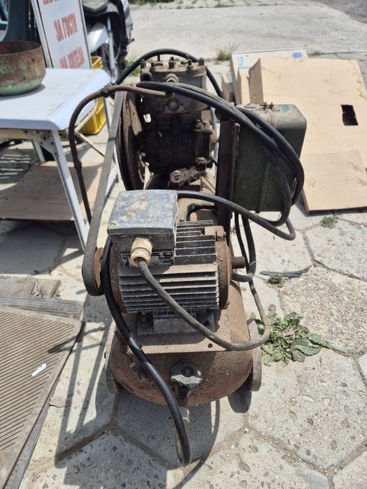 Компресор трифазен