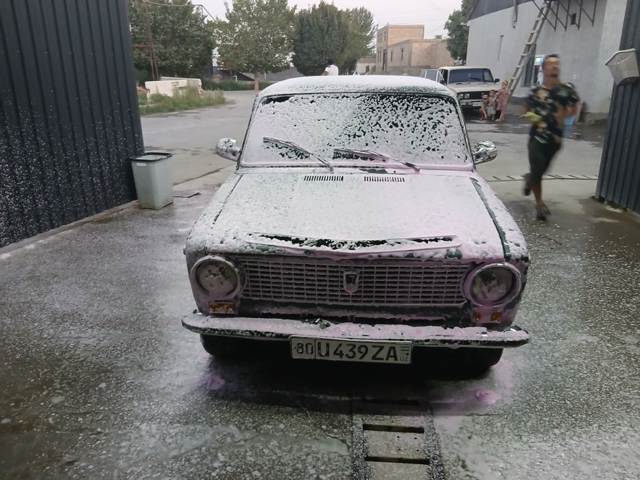 Jiguli sotiladi vaz 21113