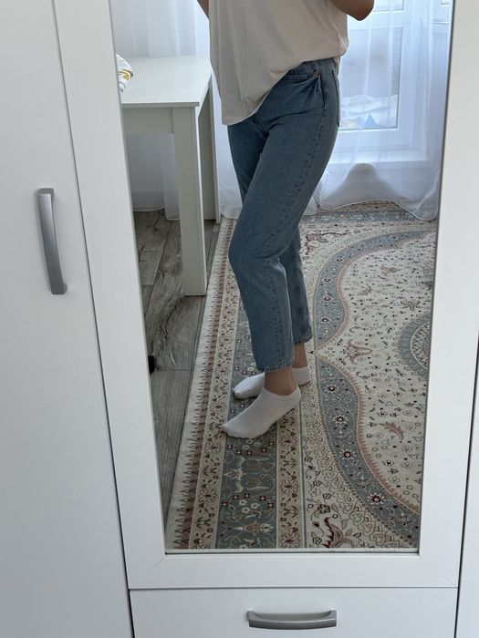 Джинсы мом из H&M