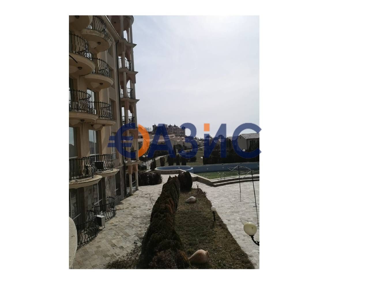 Студио на 3-ти етаж, комплекс Негреско, Елените, България - 34 кв. м.,
