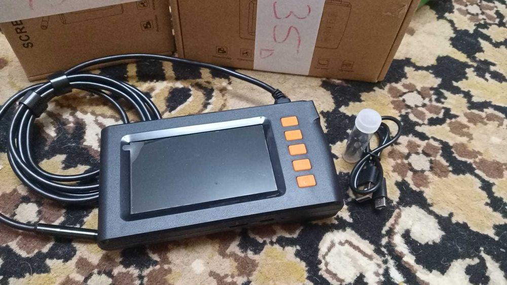 Endoscop video cu ecran LCD și slot card pentru salvare imagini