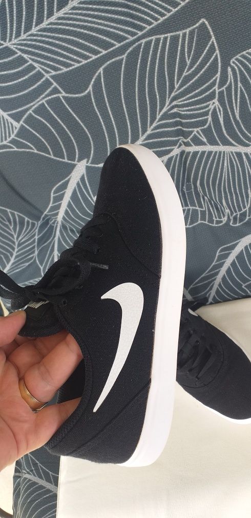 Temeri Nike baieti