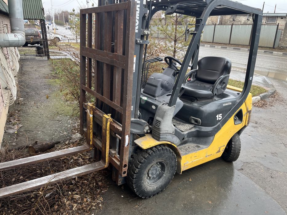 Вилочный погрузчик (кара) Komatsu