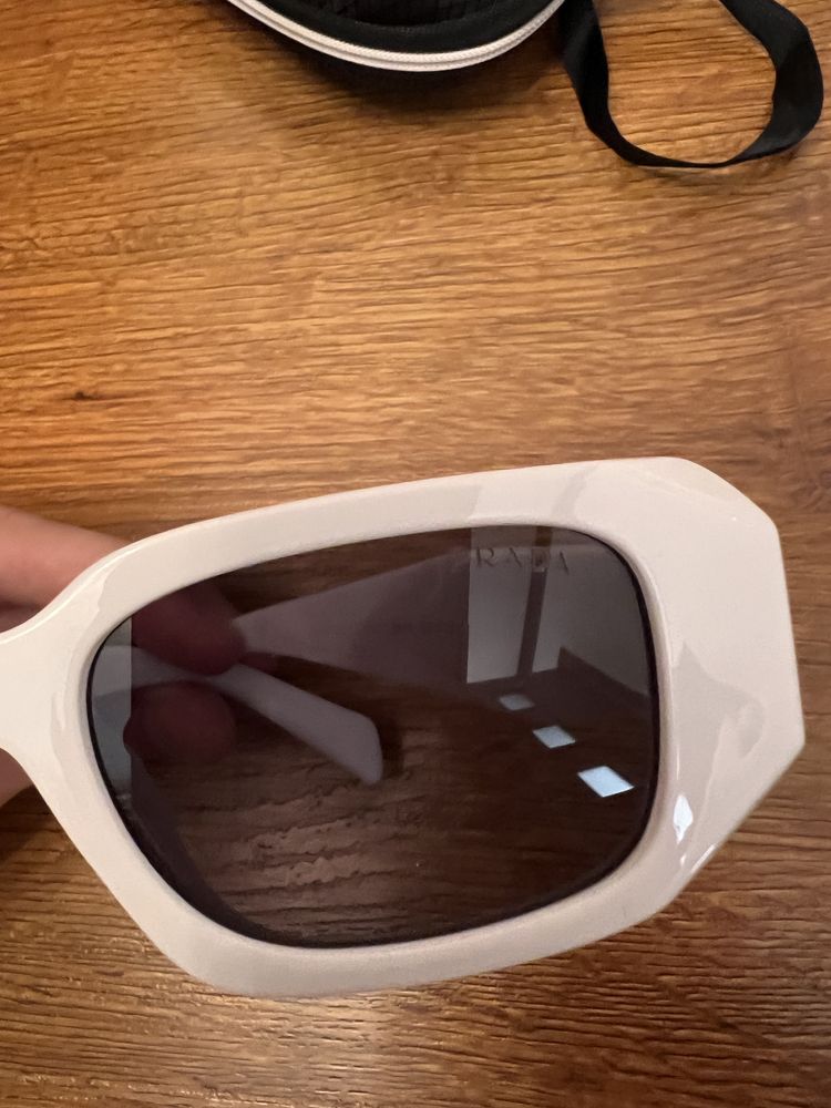 Ochelari prada albi