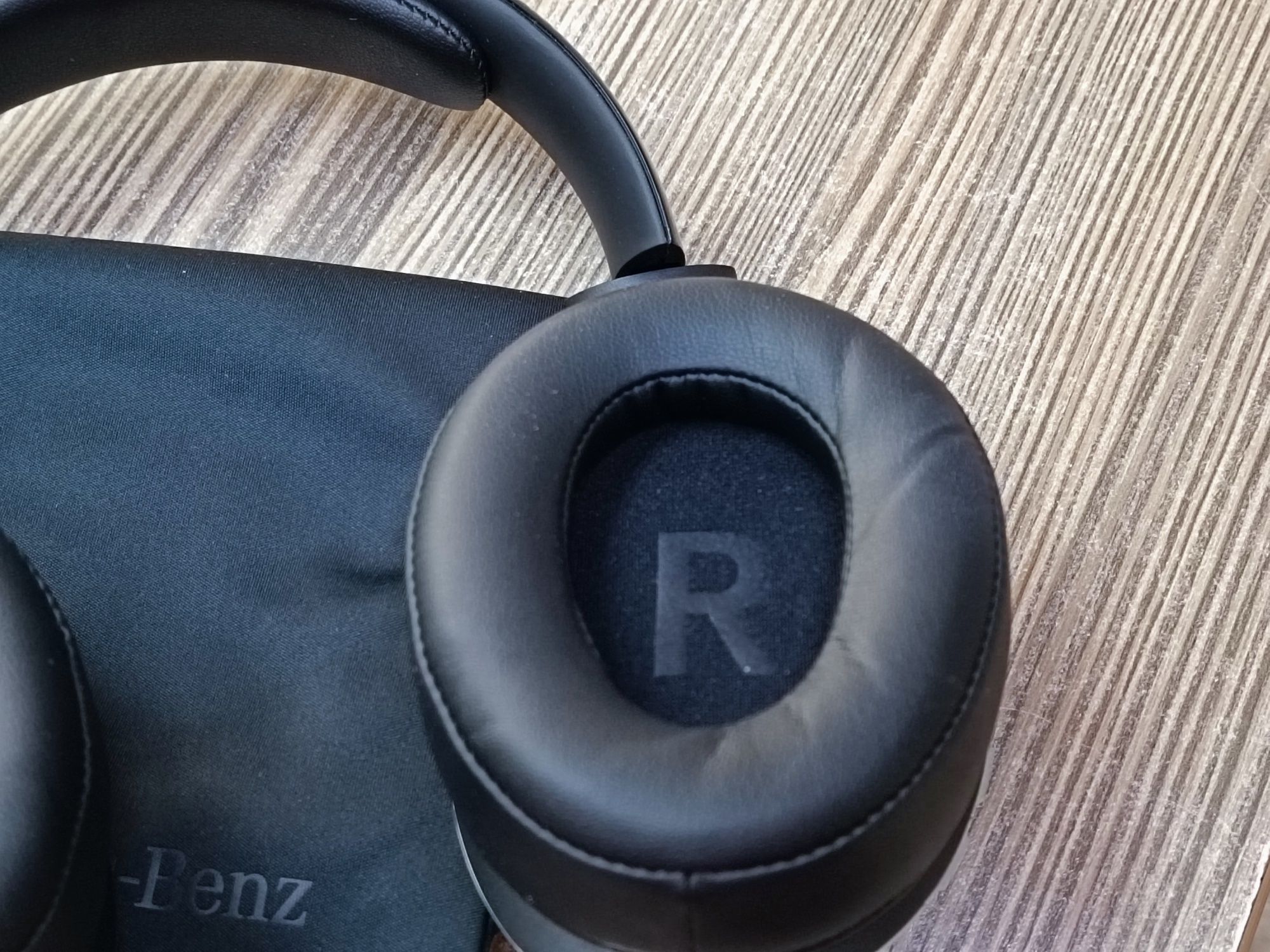 Bluetooth слушалки Mercedes Benz