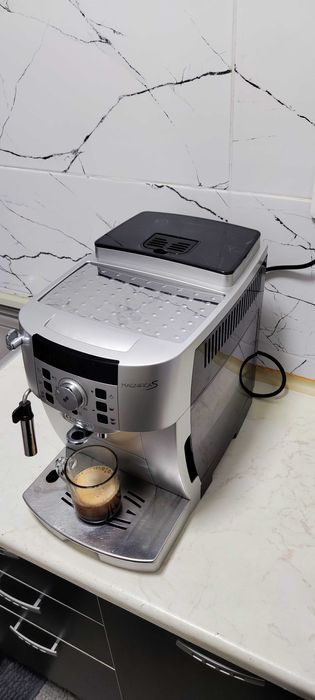 Espressor Automat DeLonghi Magnifica S ECAM 22.110 Aparat Cafea Boabe