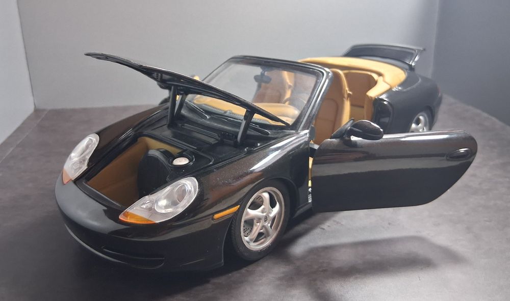 Porsche 996  Cabriolet 1:18 UT model