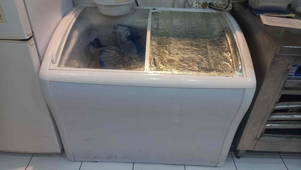 Продаю морозильная камера (гроб)