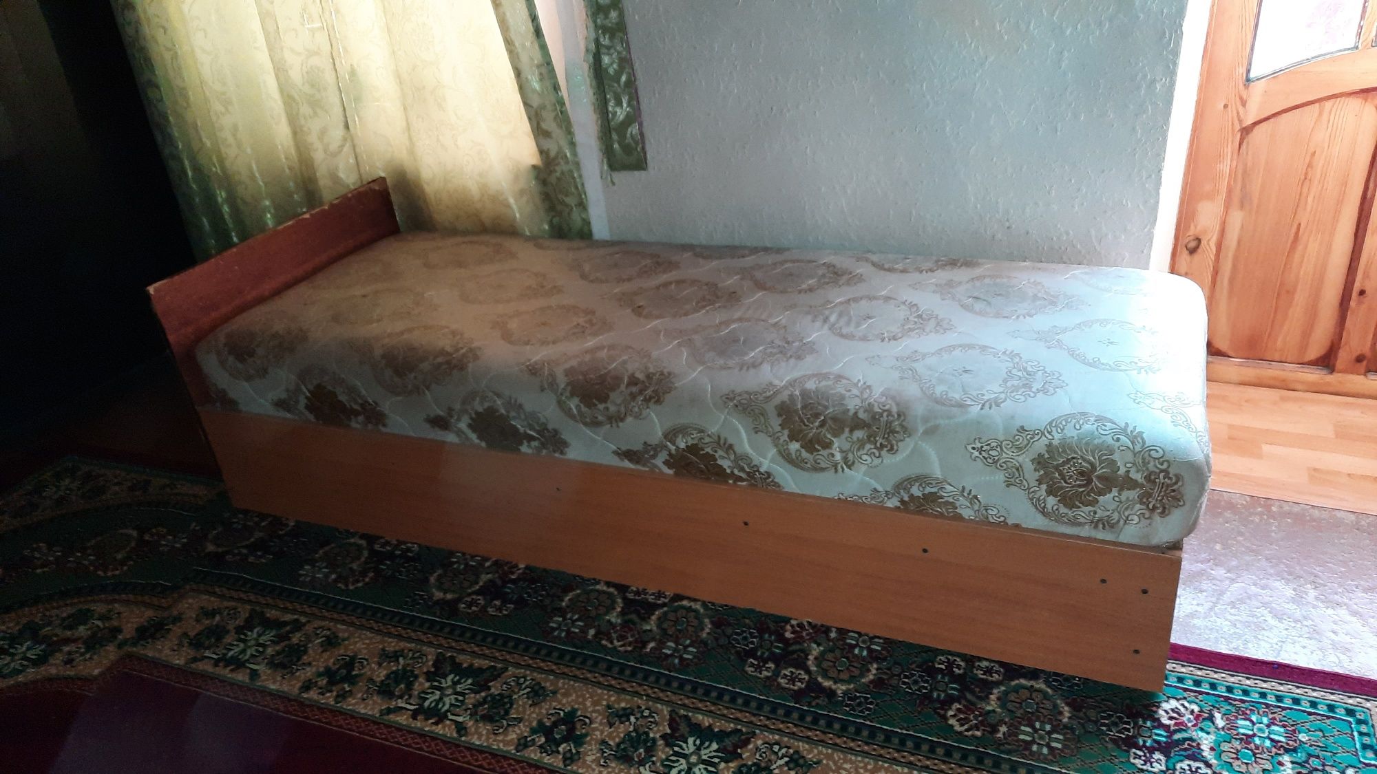Кровать с матрасом. Прочный Российский пружины. 2 шт за 1 милон оконча