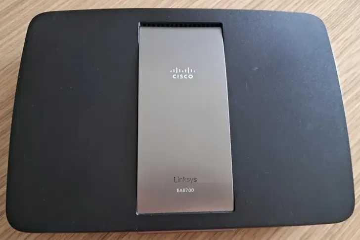Рутер Linksys EA6700 с Freshtomato, съвместим с dd-wrt
