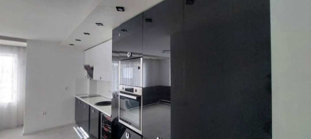 Дава се под наем Тристаен апартамент в София, Триъгълника - 101 кв.м за 765 € - Снимка #1