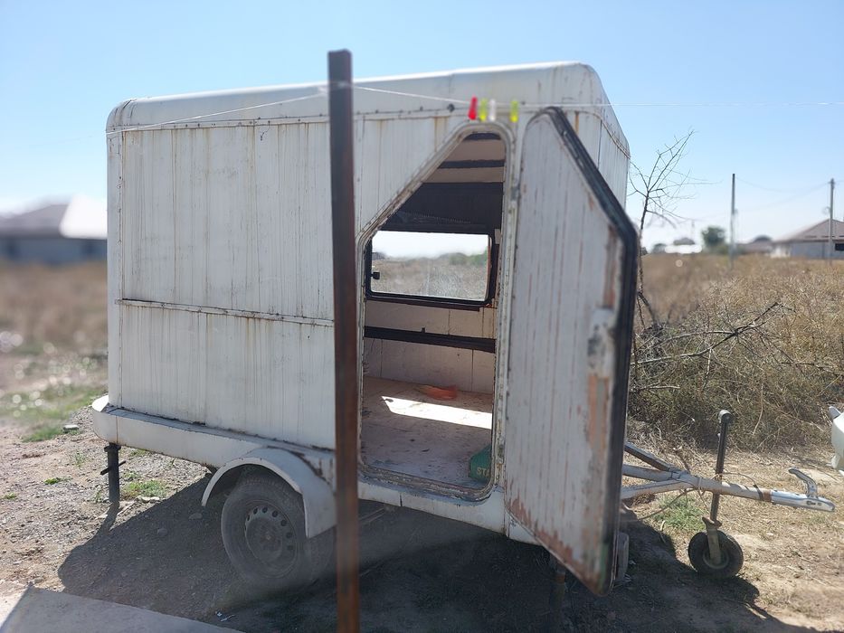 Будка на колёсах, будка