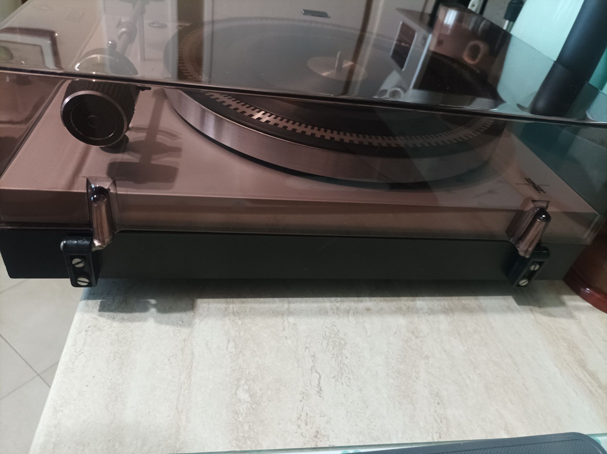 Продавам рядък аудиофилски грамофон Philips 22GA312