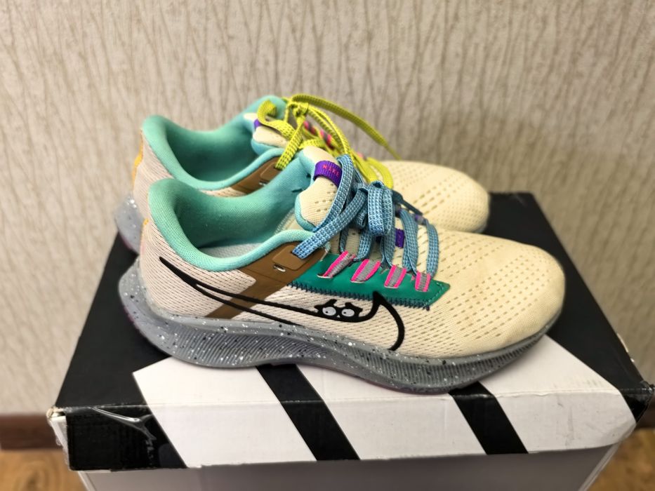 Продам кроссовки на мальчика 37.5р