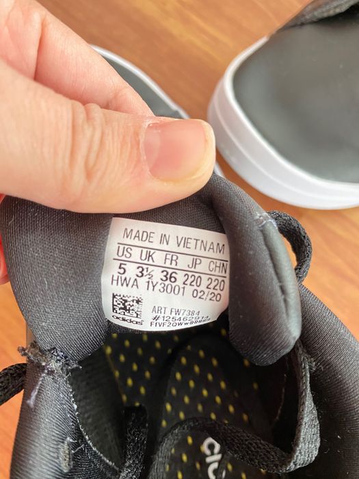 Нови маратонки Адидас 36 номер