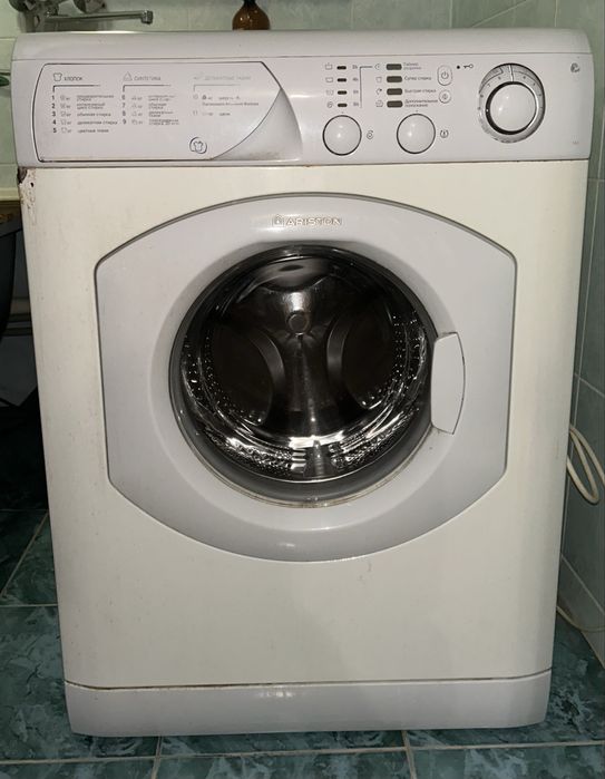 Стиральная машинка Ariston