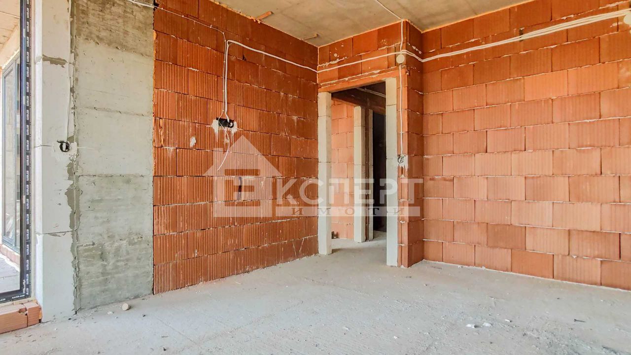Продава се Тристаен апартамент в Пловдив, Христо Смирненски - 135 кв.м за 1149 €/кв.м - Снимка #11