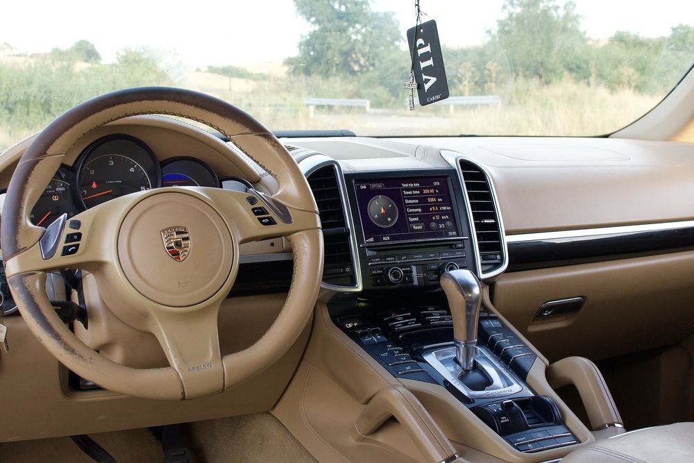 Porsche Cayenne 2014, Platinun Edition