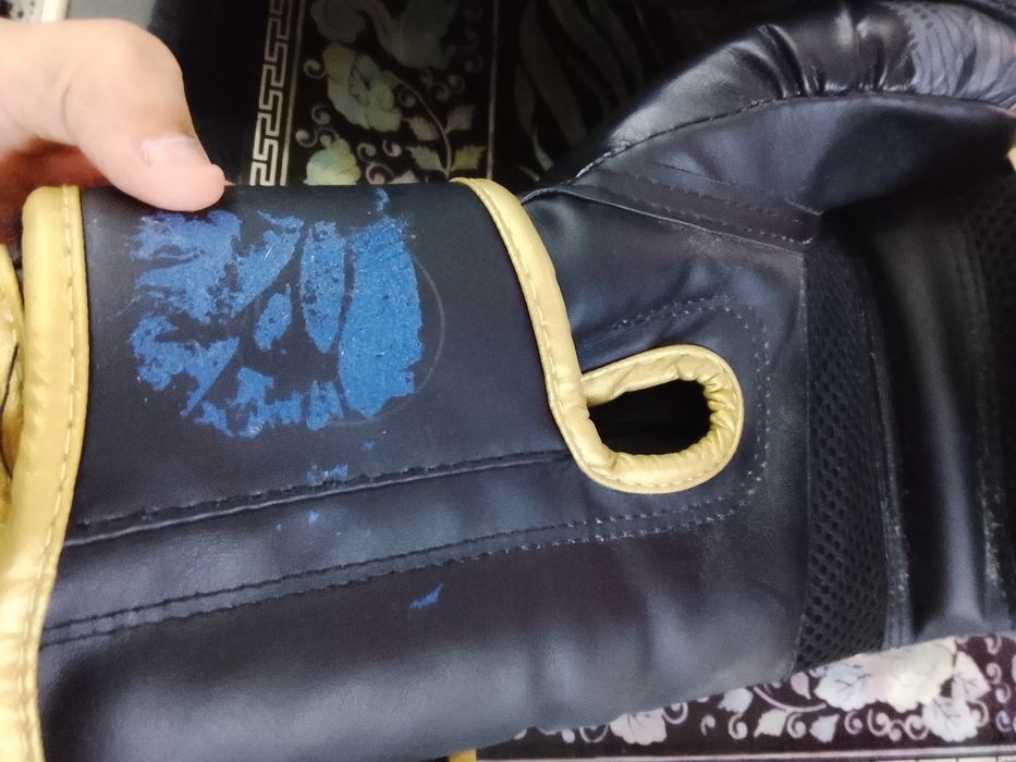 Перчатки VENOM 8oz для бокс