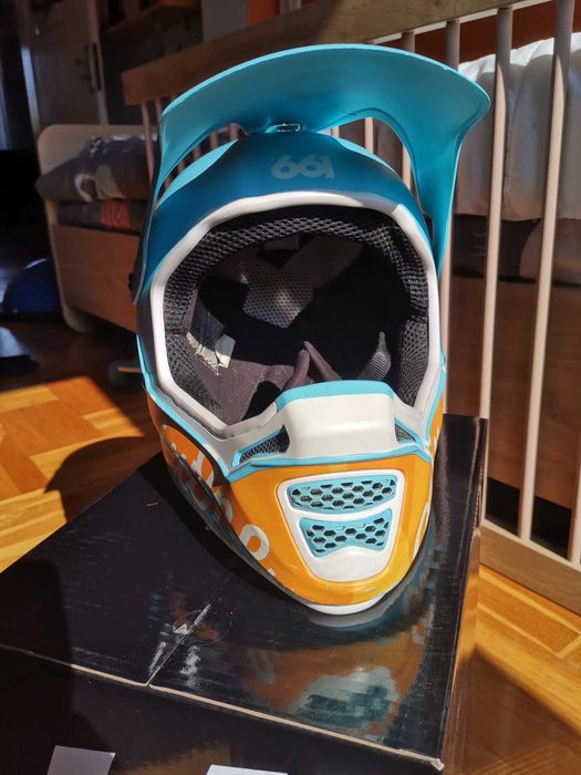 Каска за МТБ 661