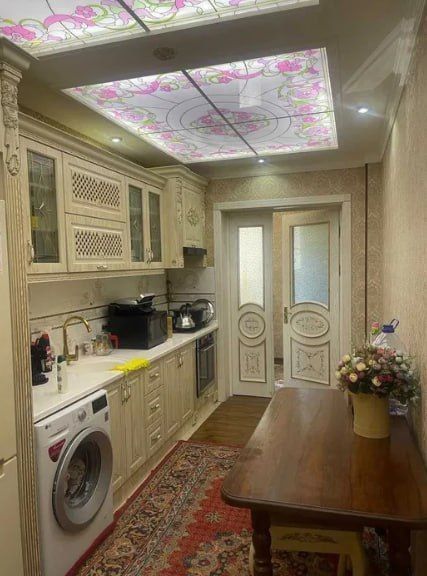 Квартира сотилади 5-хонали, Себзорда 1 этаж подвал+ховлиси билан 100м2