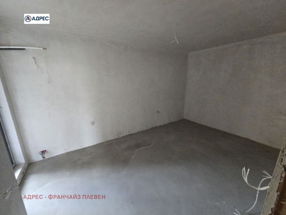 Продава се Тристаен апартамент в Плевен, Идеален център - 103 кв.м за 1350 €/кв.м - Снимка #4