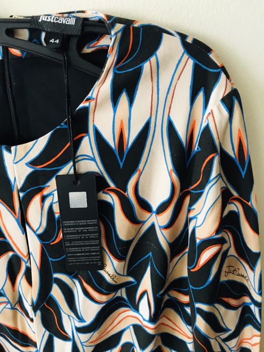 Нова рокля Roberto Cavalli с етикет за повод или офис