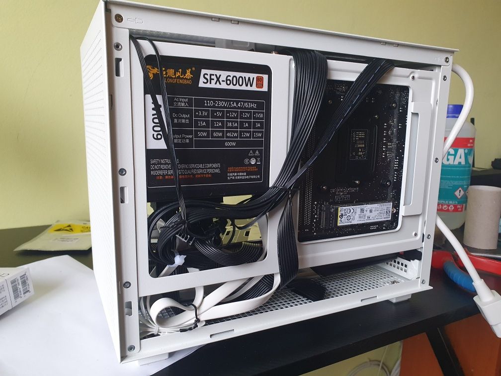 Unitate PC portabila, configurabila, i5-9500, 16gb ram, RX 5700xt 8gb