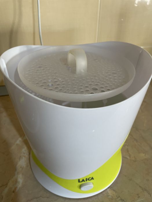 Sterilizator de biberoane cu aburi Laica BC1005