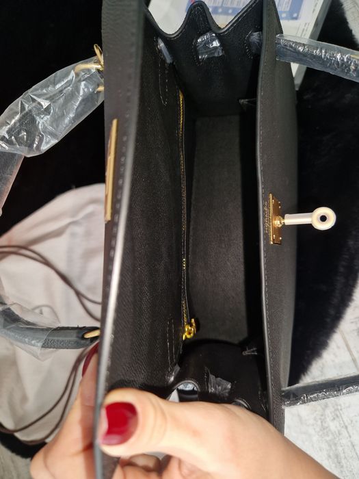 Hermes Kelly 28 Black Gold Hardware