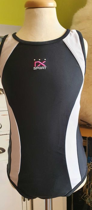 Costum de baie intreg stil sportiv varsta 9 ani