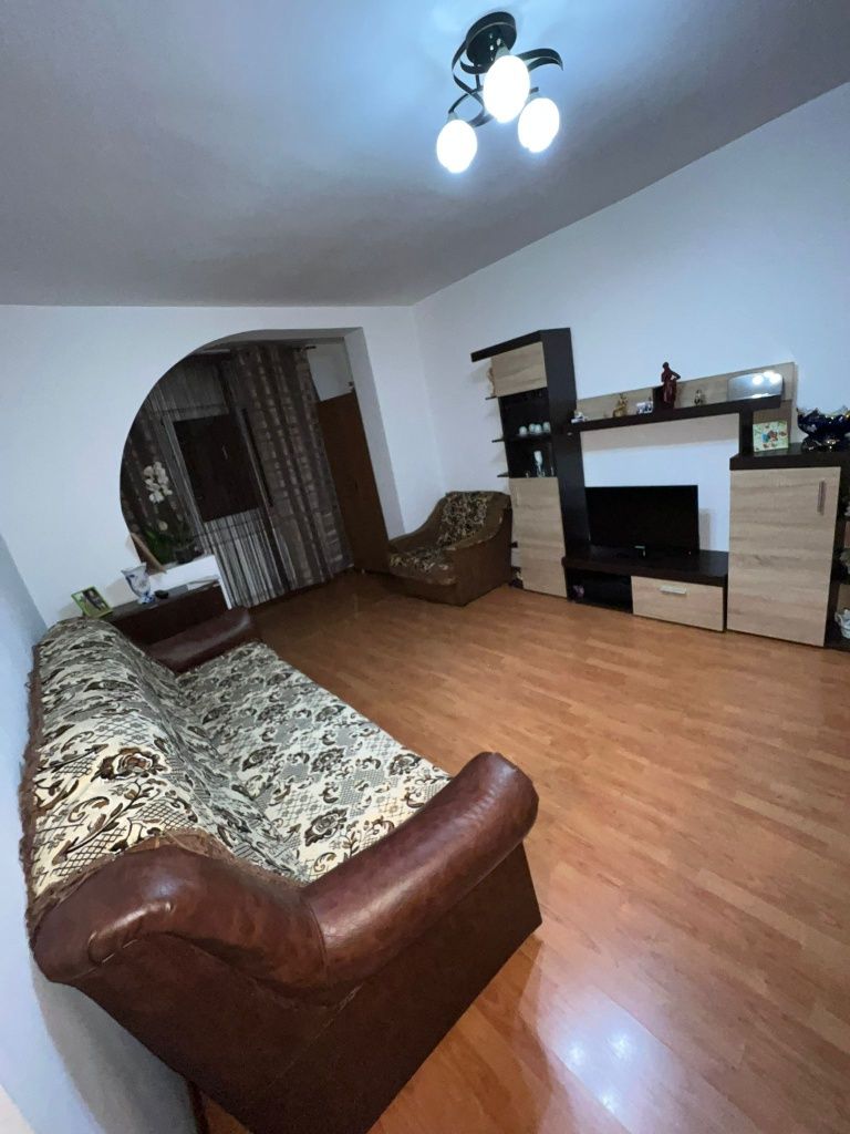 Apartament 2 camere, strada Constructorilor