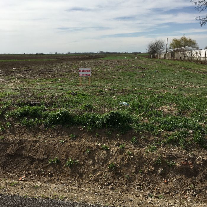 Vand teren intravilan Com. Chiscani