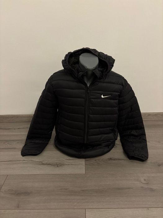 Geacă Nike bărbați inblanita!