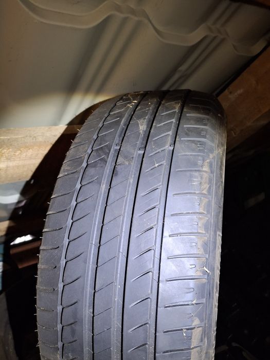 Vand doua anvelope Michelin 225 55 17