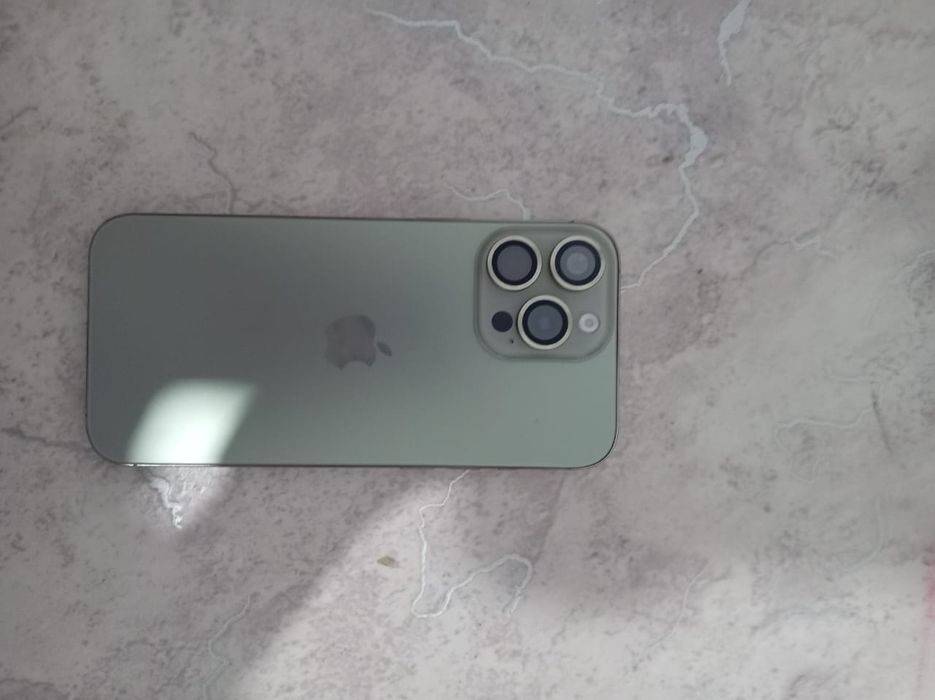 Iphone 16 pro max  без гаранти