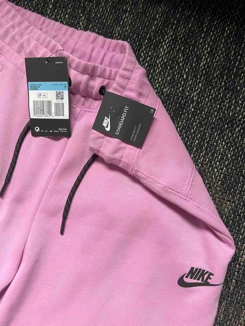 Оригинално дамско долнище "Nike Tech Fleece"