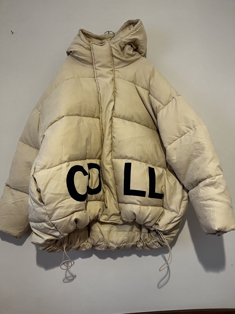 COLLUSION Унисекс голямо яке с щампа и качулка в цвят екрю.