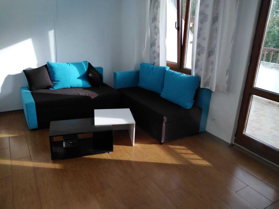 Тристаен Апартамент на Александровска